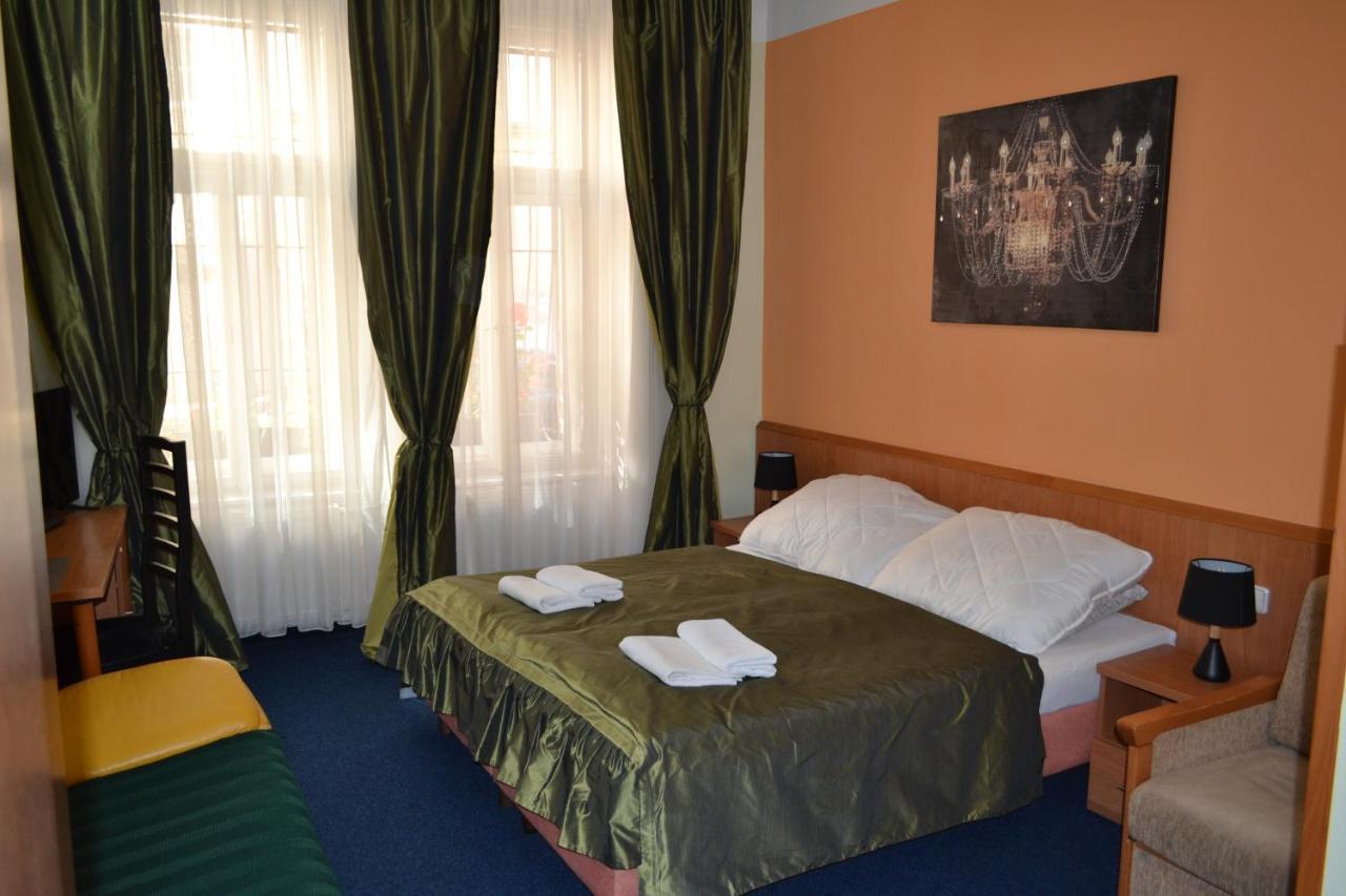 Hotel Aladin Prag Exterior foto
