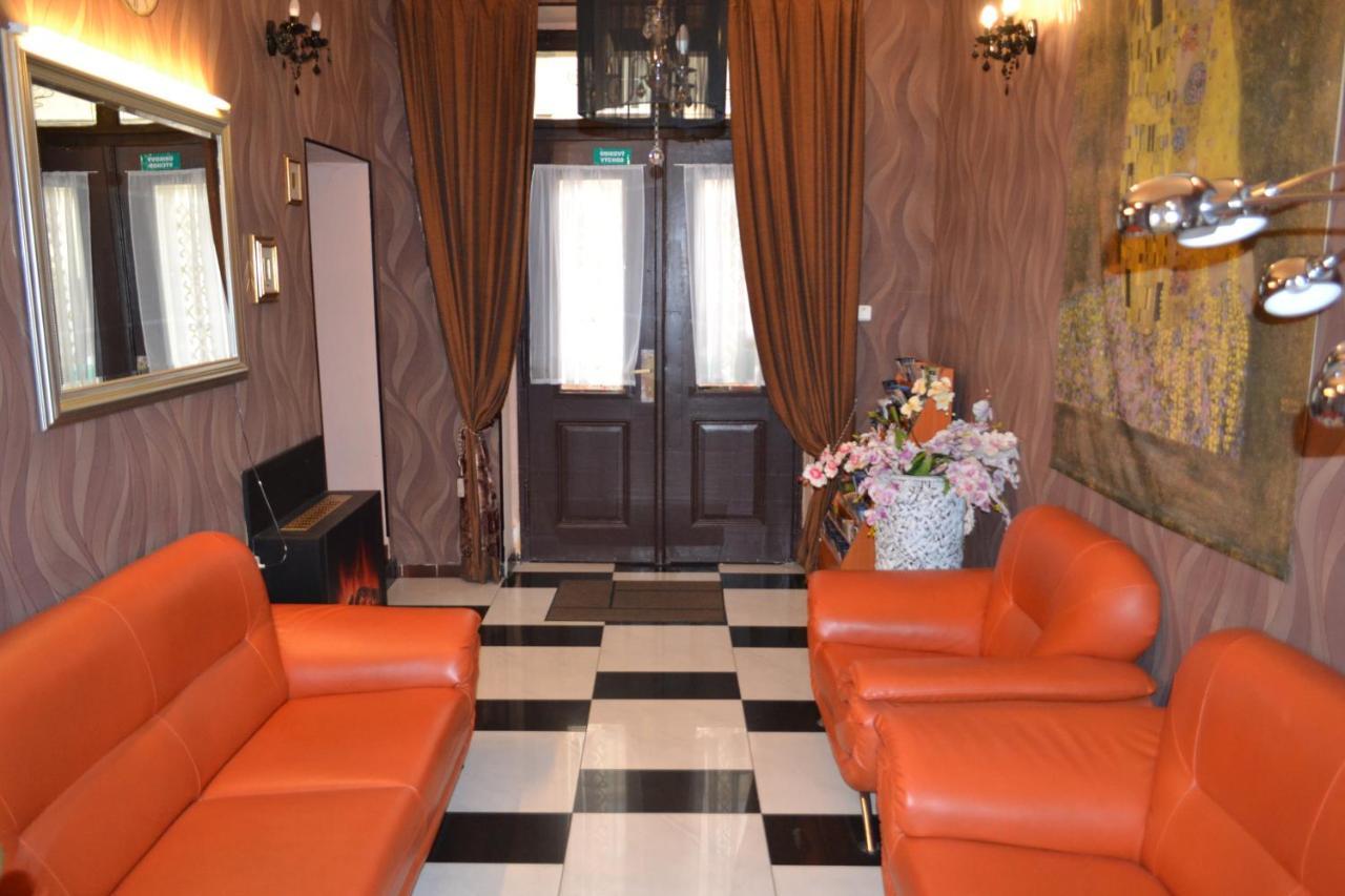 Hotel Aladin Prag Exterior foto