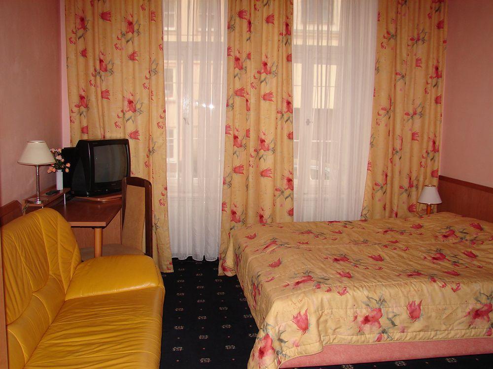 Hotel Aladin Prag Exterior foto