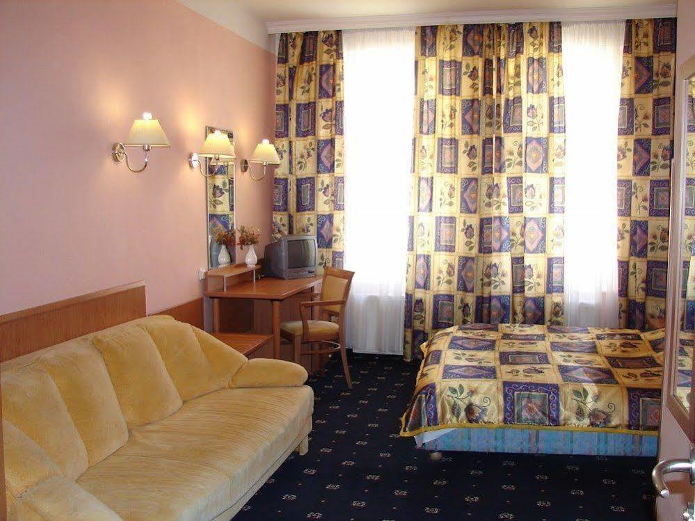 Hotel Aladin Prag Exterior foto
