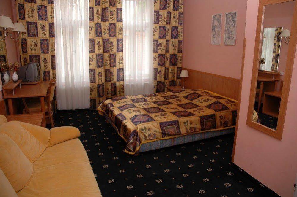 Hotel Aladin Prag Exterior foto